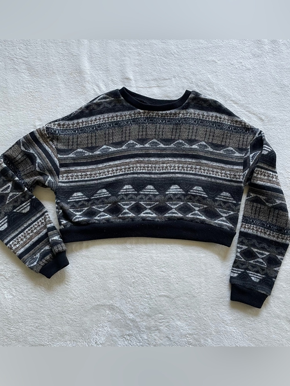 Zaful Tribal Print Cropped Sweater size 6